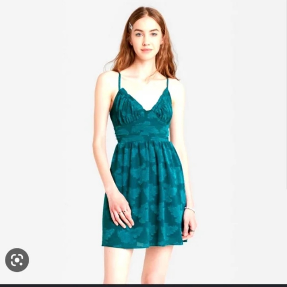BNWT beautiful dark turquoise open back dress size Large - Picture 10 of 11